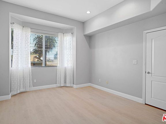 5th image of 11961 Montana Ave APT 204