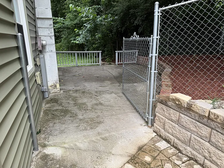 705 White Oak Dr — Photo 5