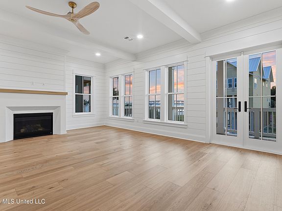 5th image of 104 S Beach Dr