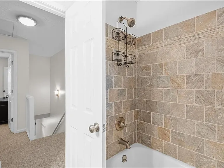 840 Rosedale Ave SE #B — Photo 12