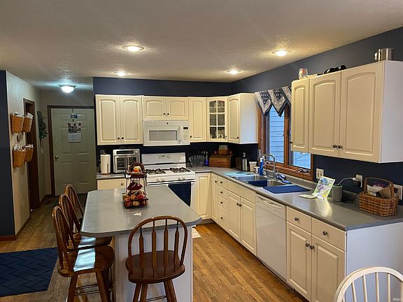 4th image of 12562 Hillside Dr