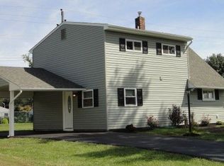 23 Azalea Ln, Levittown, PA 19055