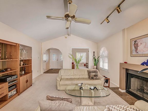 2nd image of 7162 N Via De Alegria