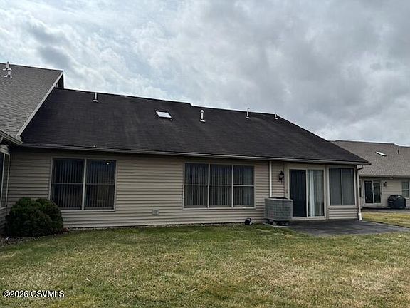 4th image of 44 Rolling Ridge Dr