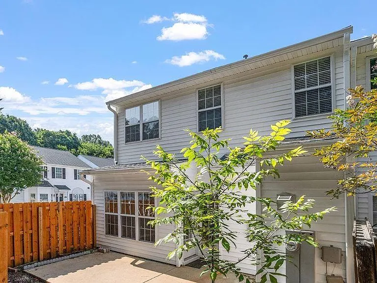 107 Fox Trail Ln — Photo 19