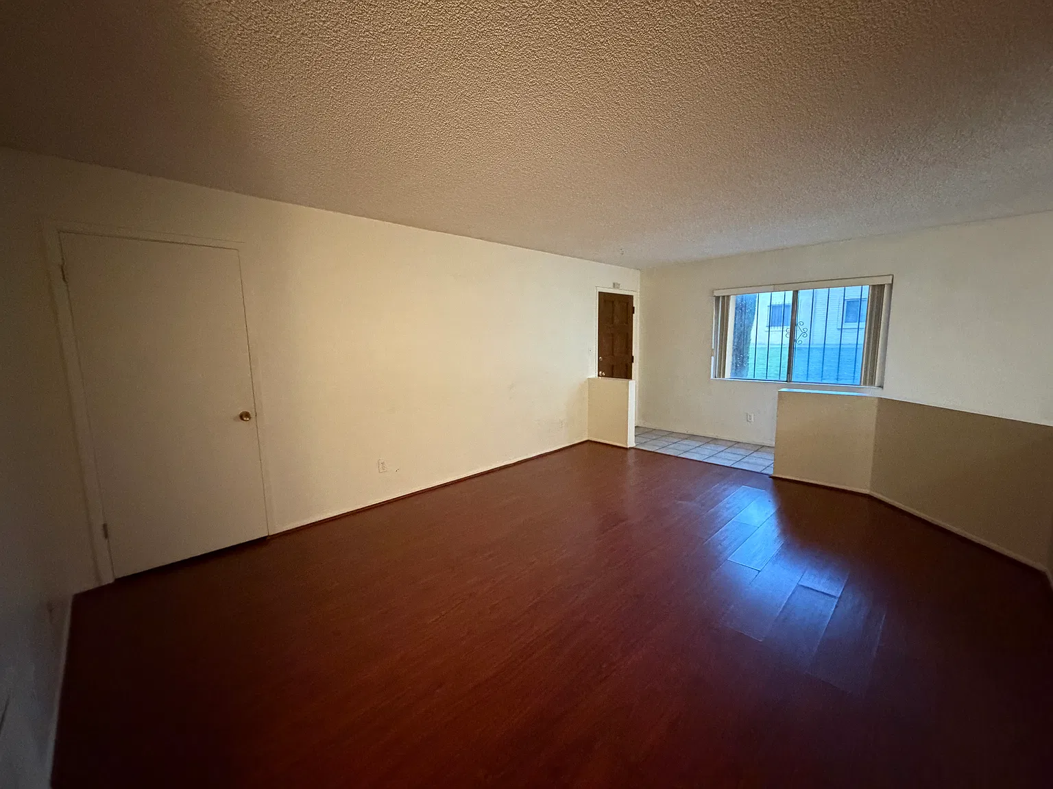 810 S Kolb Rd — Photo 2