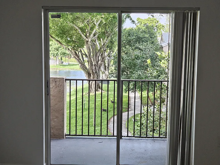 2331 NW 96th Ter #17L — Photo 4