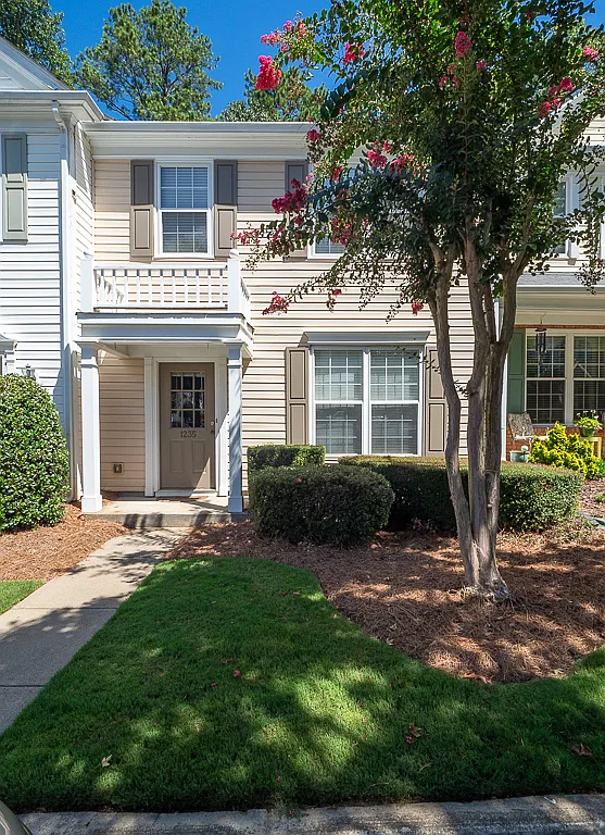 1235 Whitestone Rdg photo 1