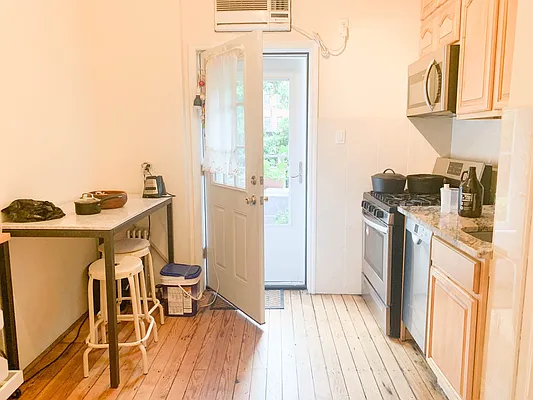 Rented by Ulas Real Estates Inc | media 17