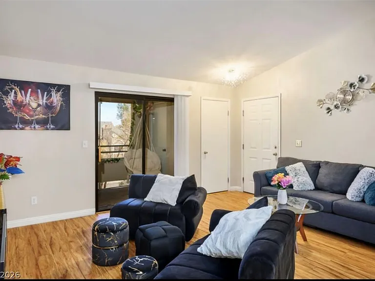 5131 Lindell Rd #205 — Photo 2
