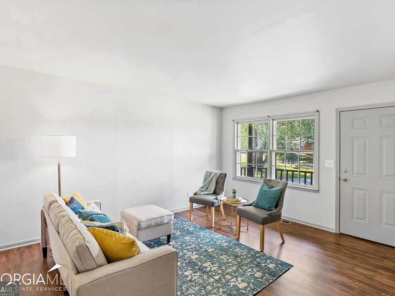 3 bed, 1.0 bath, 1250 sqft, $1,750 — Photo 3