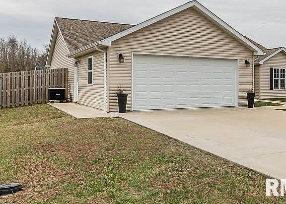 3rd image of 105 Olivia Dr