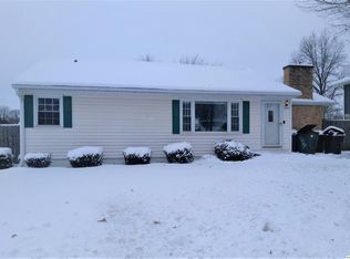 1922 Elmwood Dr W, Quincy, IL 62301