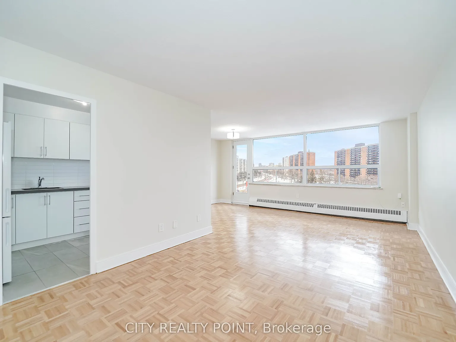 6200 Bathurst St — Photo 2