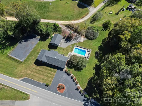 1300 Hankins Rd, Marion, NC 28752