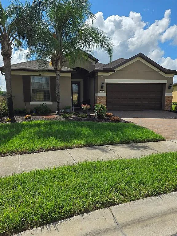 4 bed, 2.0 bath, 2040 sqft, $2,400 — Photo 1
