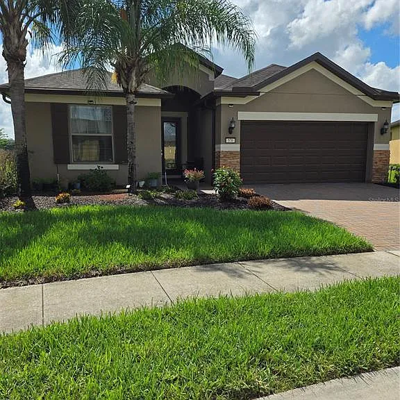 576 Cantabria Dr — Photo 1