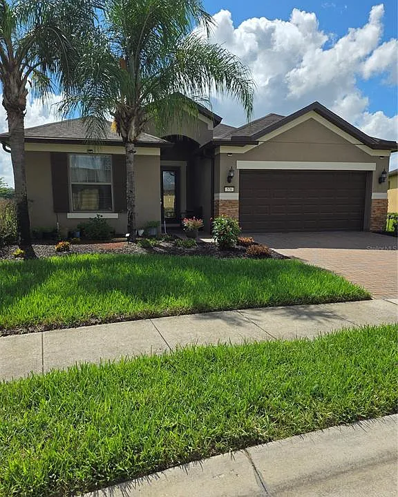 576 Cantabria Dr