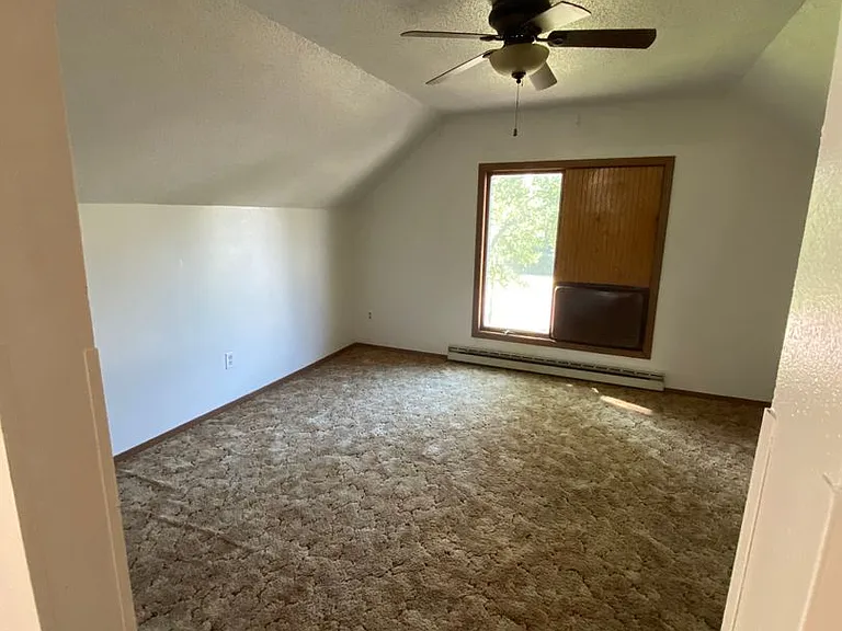 915 W Kemp Ave — Photo 9