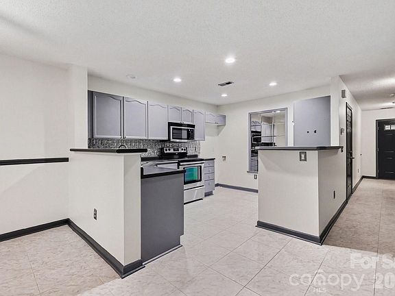 4th image of 9733 Elizabeth Townes Ln