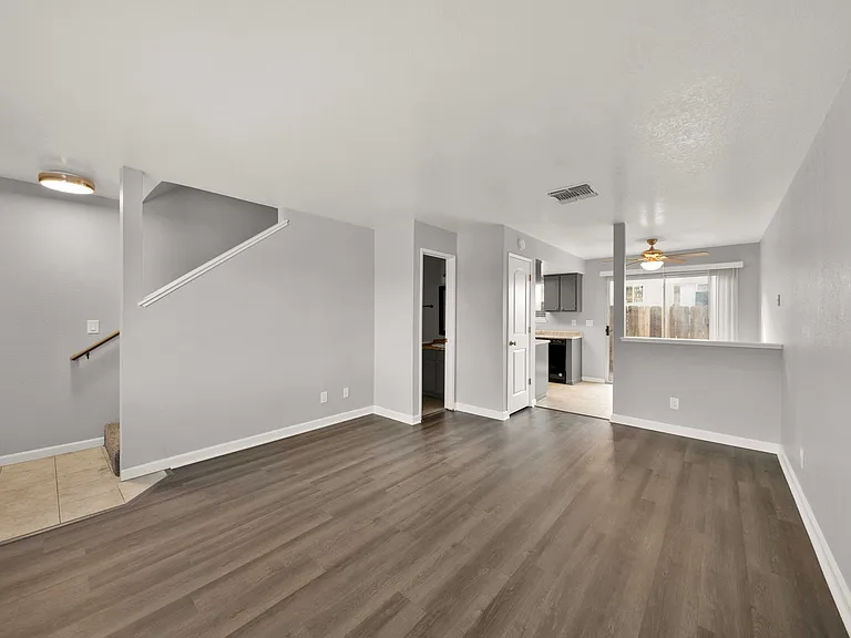 Heather Ridge Apartments — Photo 11