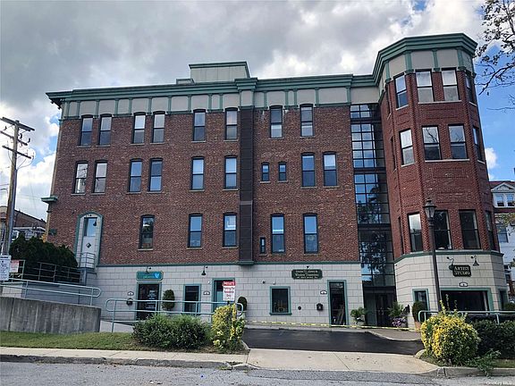 2nd image of 303 Main St APT 2C