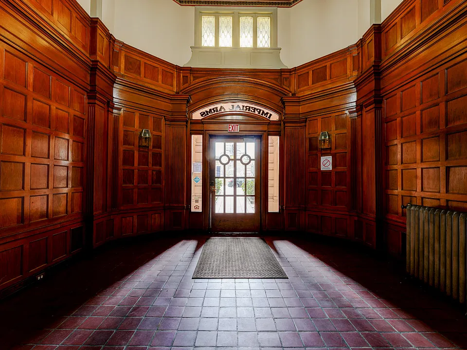 Building Photo 4