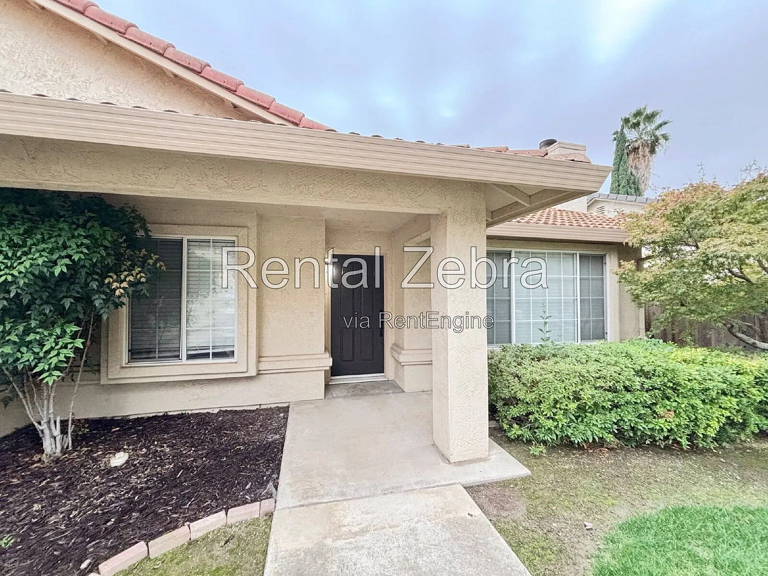 3 bed, 2.0 bath, 1293 sqft, $2,150 — Photo 2