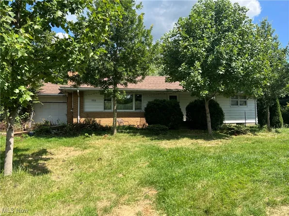 7713 Beach Rd, Wadsworth, OH 44281