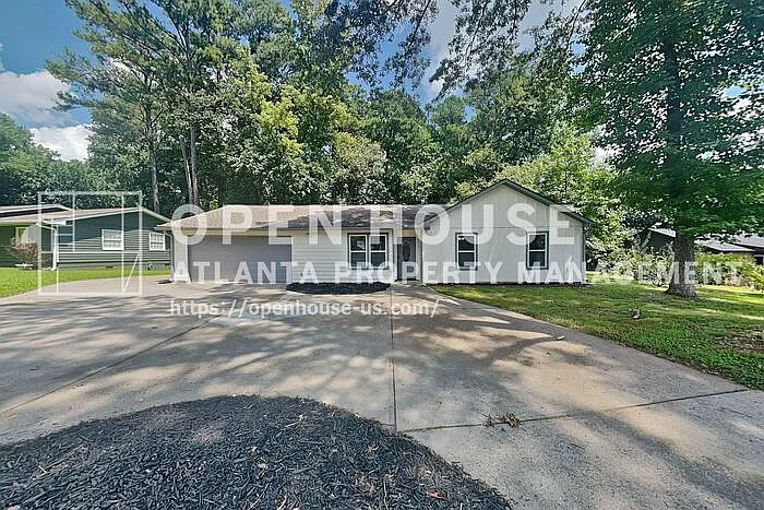 3 bed, 2.0 bath, 1422 sqft, $2,195 — Photo 1