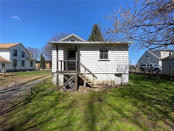 5th image of 161 West Ave