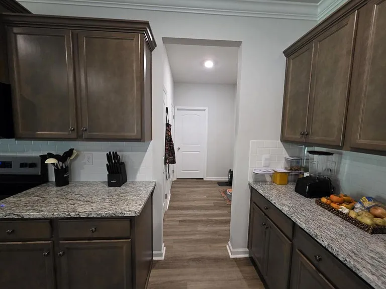 352 Castlepath Dr SW — Photo 12