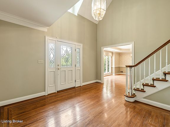 3rd image of 7912 Albrecht Cir