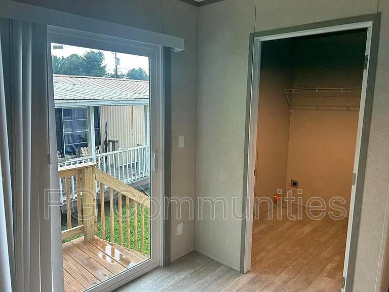 129 Sides Meadow Dr #4 — Photo 18