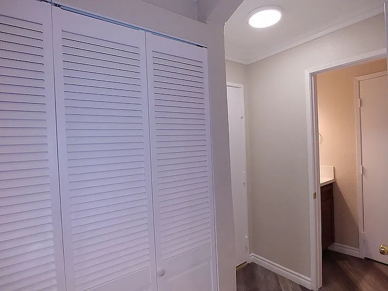 Five Star Suites — Photo 107