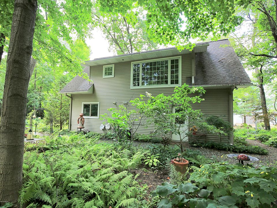 1st image of 68887 Blanchard St