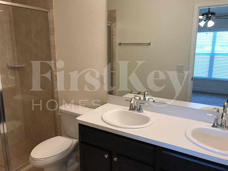 1731 NW 14th St — Photo 10