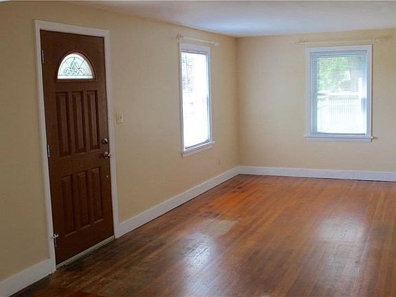 5th image of 133 Northmont St