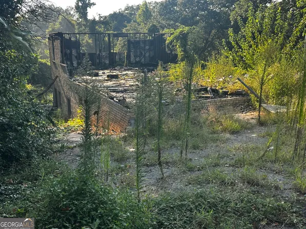 2811 Palm Dr, East Pt, GA 30344