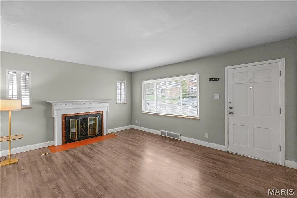 2 bed, 975 sqft, $1,550 — Photo 3