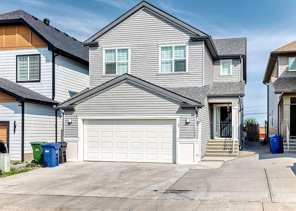 1st image of 71 S Marthas Meadow Close NE