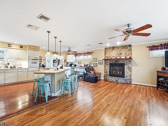 3rd image of 15 Ridge Rd