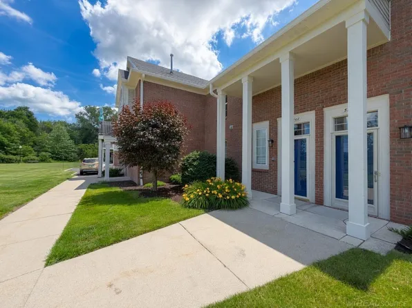 51768 Adler Park Dr W, Chesterfield, MI 48051