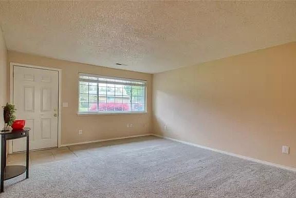 3rd image of 2200 14th Ave NW