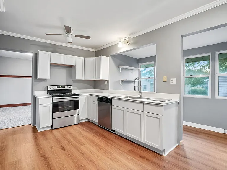 112 Linden Ave — Photo 5