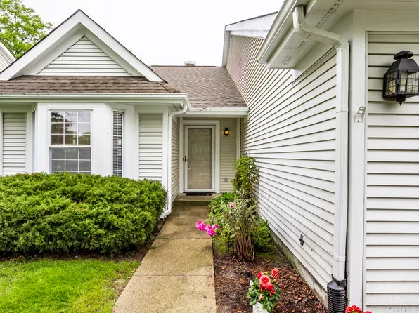 8164 Crook Dr N, Indianapolis, IN 46256