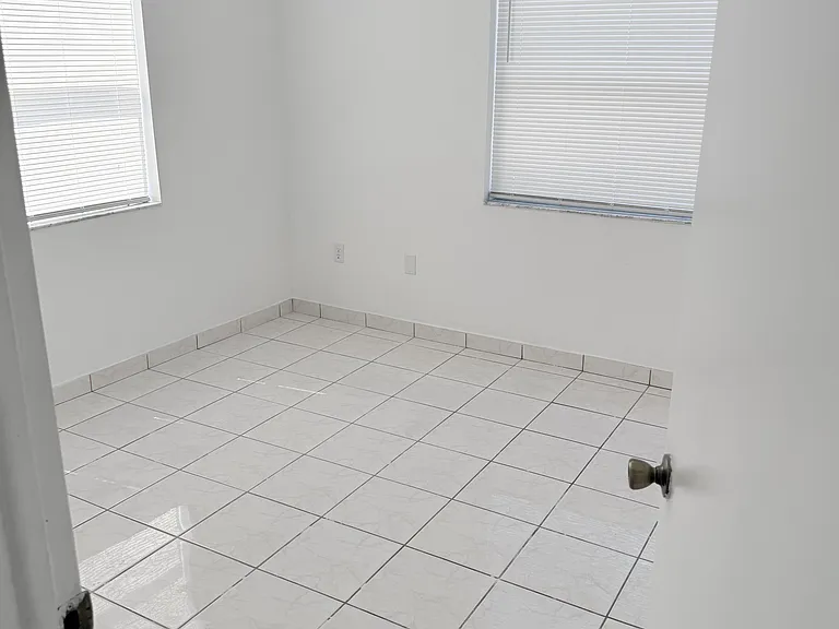 2645 SW 28th Ct — Photo 14