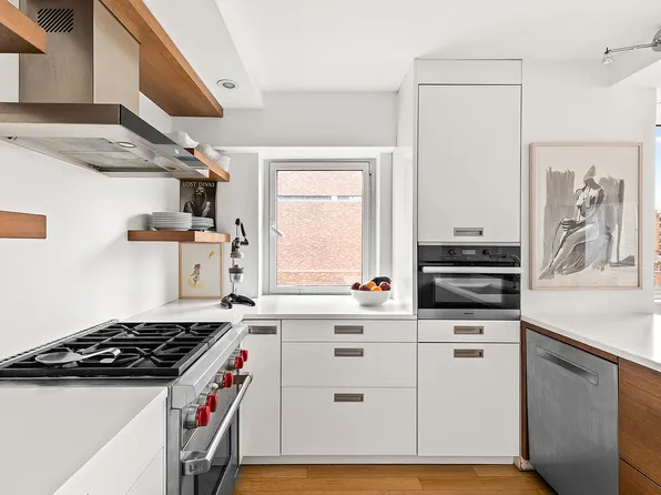 45 West 67th Street image 6 of 10