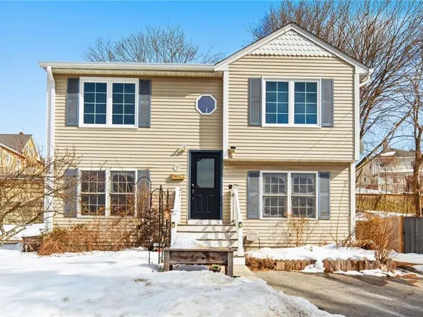 152 Brookside Ave, West Warwick, RI 02893