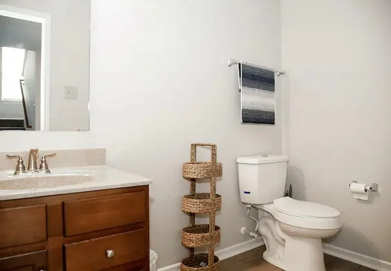 452 Plainville Dr — Photo 7